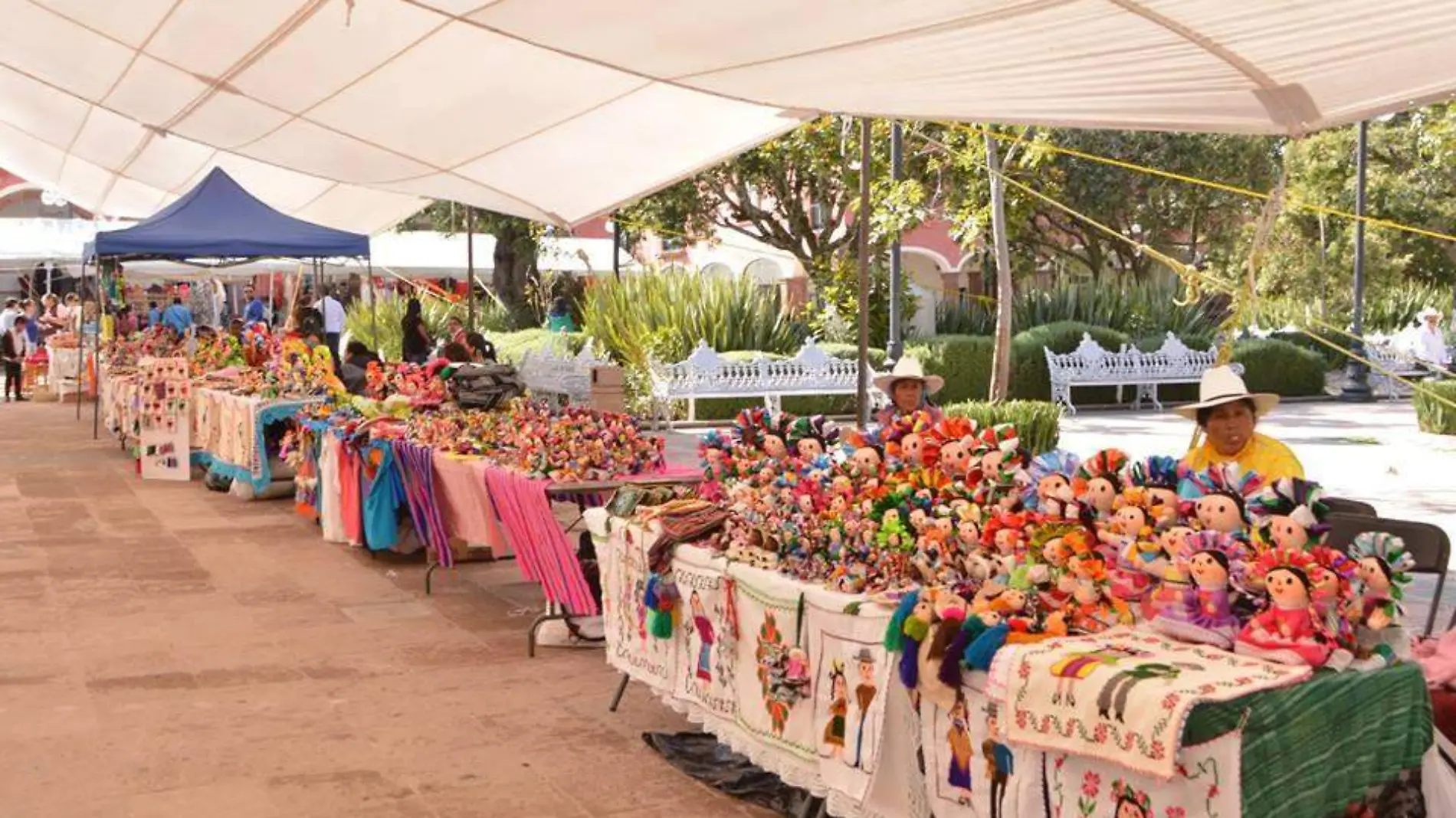 Ahora las artesanas participan en foros de la entidad y en la Ciudad de México.